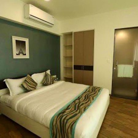 סוראט Homestays At Rajhans Belliza Near Airport מראה חיצוני תמונה
