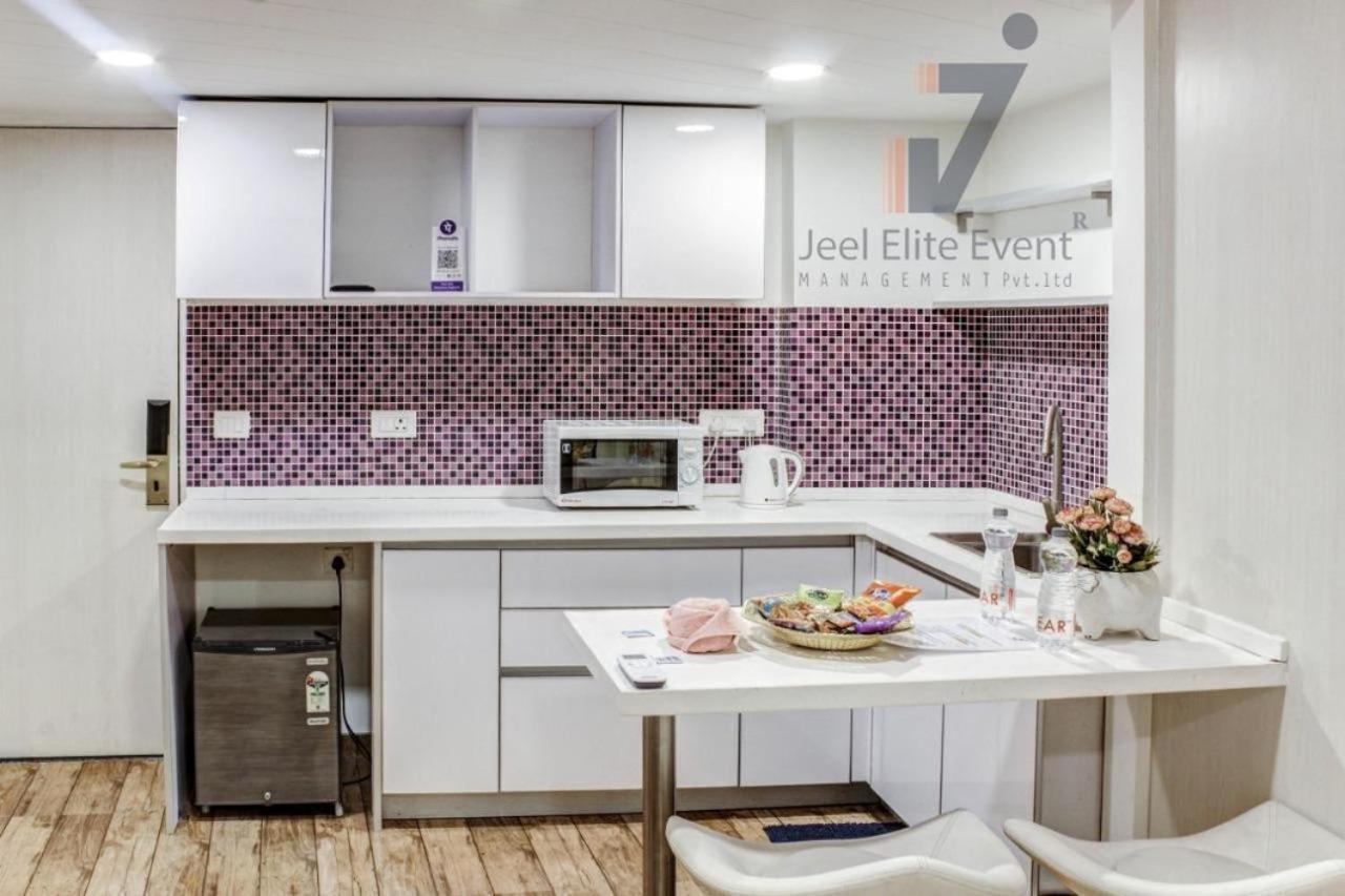 סוראט Homestays At Rajhans Belliza Near Airport מראה חיצוני תמונה