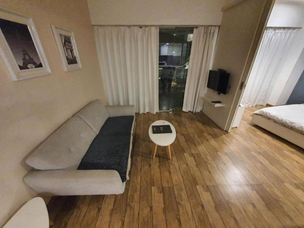 סוראט Homestays At Rajhans Belliza Near Airport מראה חיצוני תמונה